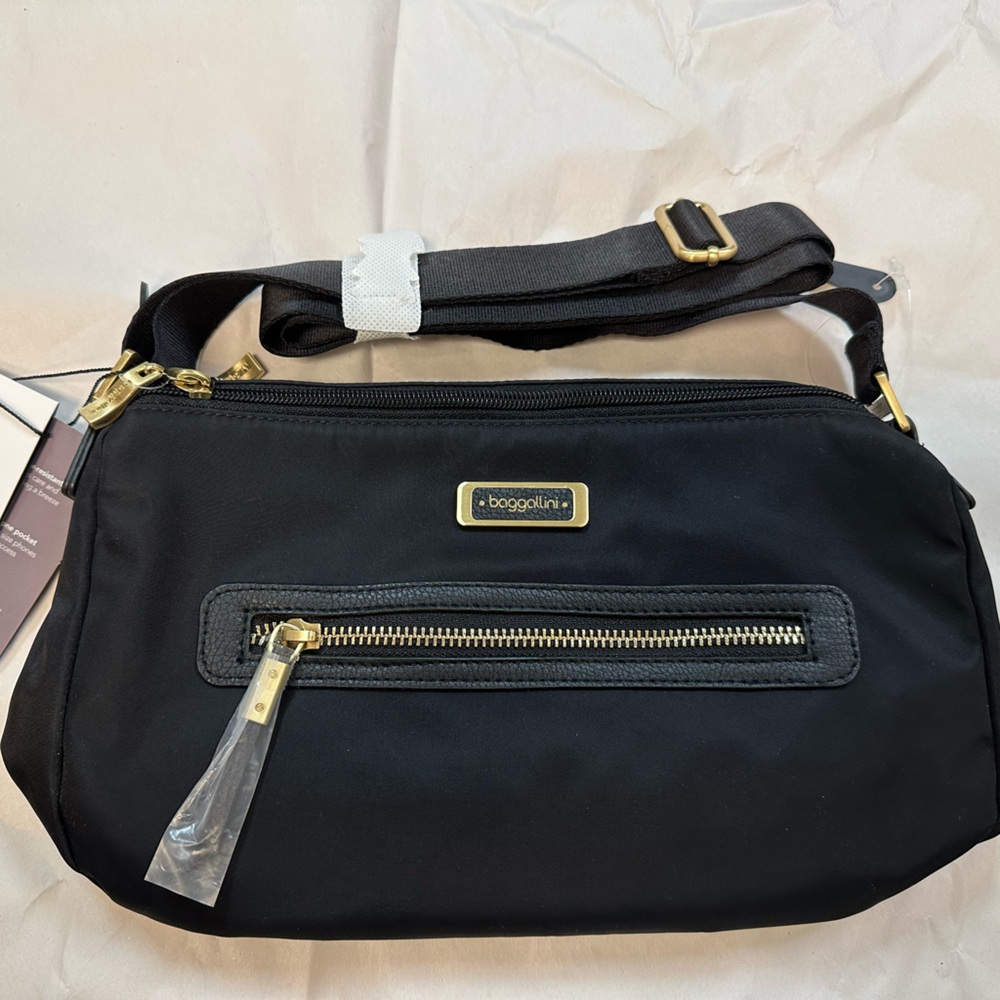 Baggallini Chloe Black Crossbody Bag